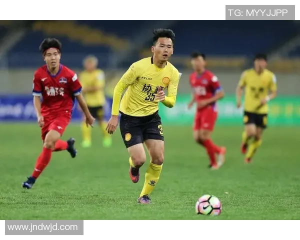 中国最帅足球球星风采展现实力与颜值并存的绿色传奇