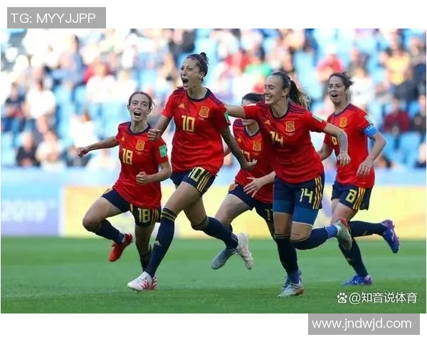 女足球星在赛场上展现非凡实力与风采成为全球关注的焦点彰显女性运动员的独特魅力 女足球星在赛场上展现非凡实力与风采成为全球关注的焦点彰显女性运动员的独特魅力