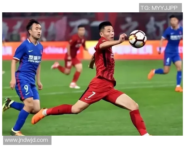 足球明星脚的大小对踢球表现有何影响与科学分析