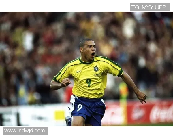 全球一线足球球星排行榜揭秘 当前足坛顶尖球员实力对比分析 全球一线足球球星排行榜揭秘 当前足坛顶尖球员实力对比分析