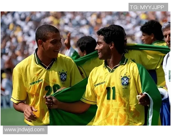 巴西足球历史上十大退役球星盘点他们的辉煌成就与传奇时刻