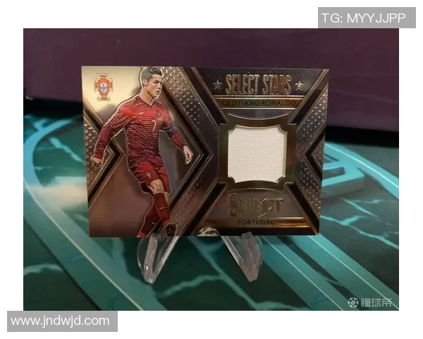 球星卡元素融合足球风格潮流运动书包新款时尚校园必备